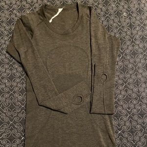 Lululemon swiftly long sleeve Army green